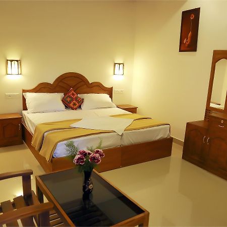 טקאדי Holiday Villa מראה חיצוני תמונה